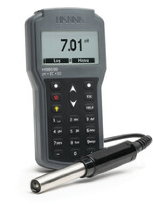 Универсальный портативный прибор в комплекте с pH-электродом HI829113 HANNA Instruments HI98199