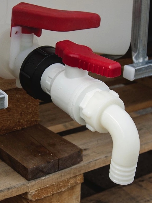 Спускной кран IBC с угловым носиком