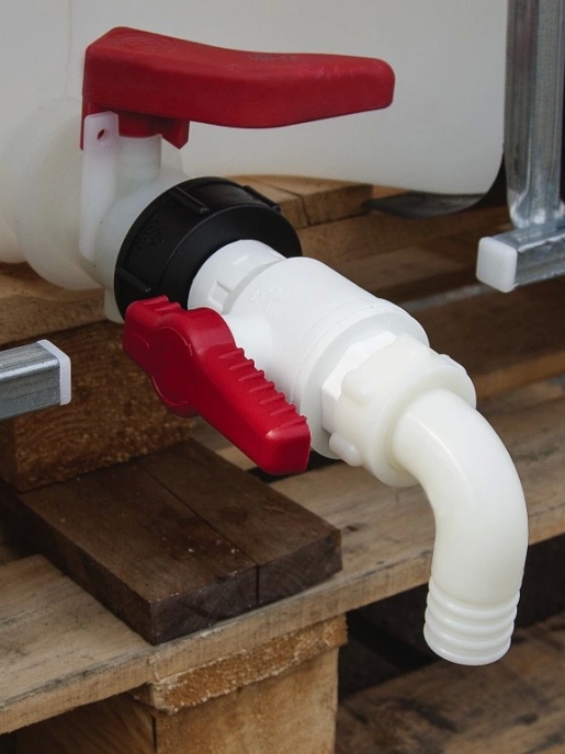 Спускной кран IBC с угловым носиком